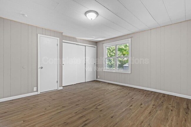 Building Photo - 2724 Pasteur Ave
