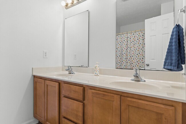 Building Photo - 4697 Cockatoo Dr NW