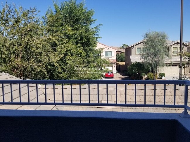 Building Photo - 4195 E Bonanza Rd