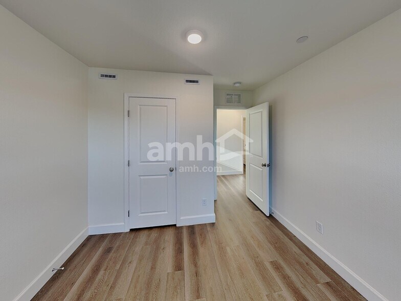 Building Photo - 150 Nico Azalea Ln