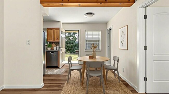 Building Photo - 1618 Chippeway Ln