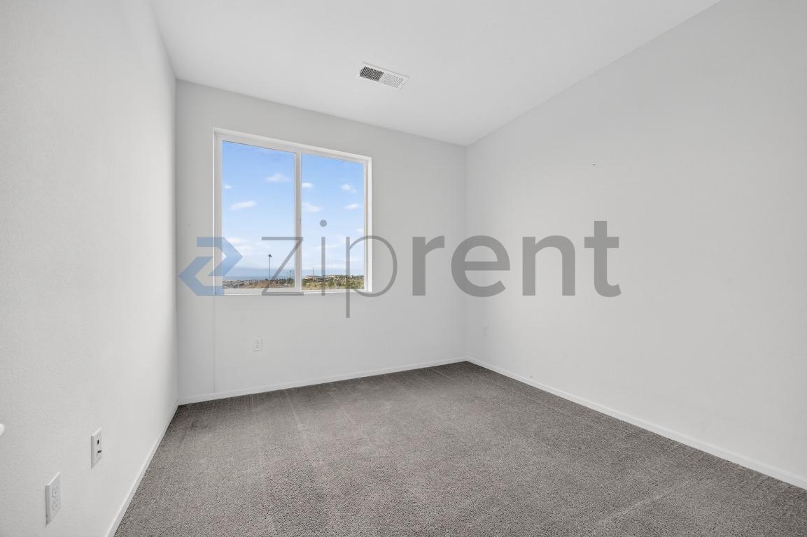 Building Photo - Unit 198