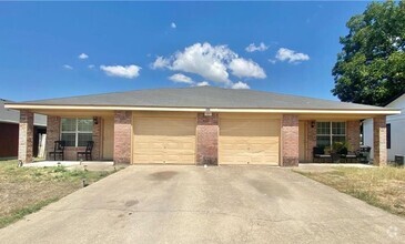Building Photo - 519 S 54th