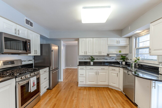 Building Photo - 996 Castlegate Ct