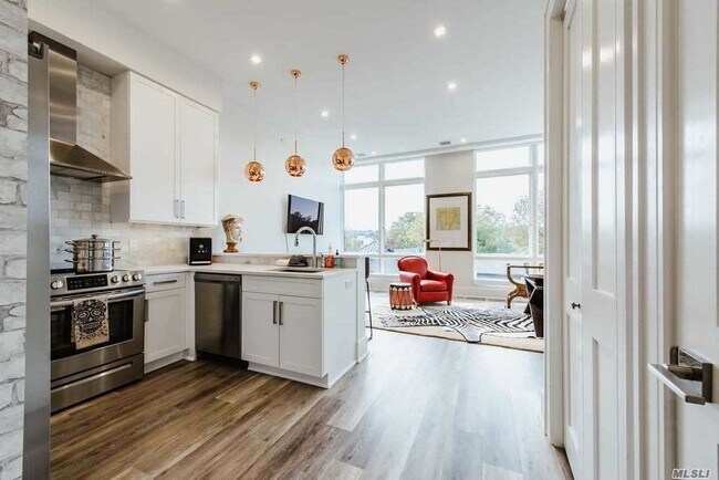 Building Photo - 30 Stewart Ave