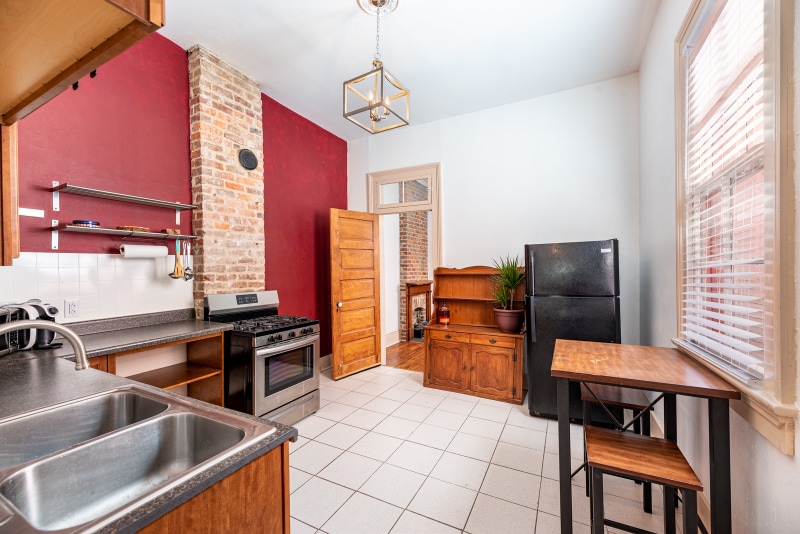 Building Photo - 2826 Banks St