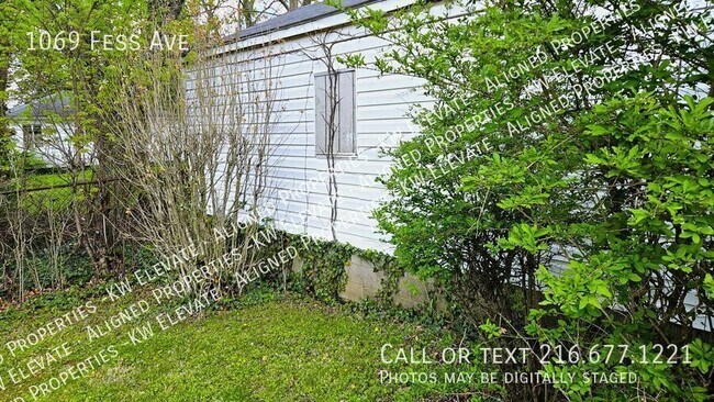 Building Photo - 1069 Fess Ave