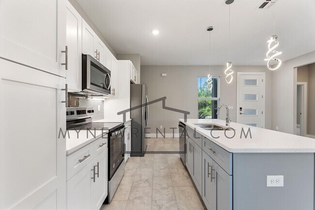 Building Photo - Deposit-Free! Modern, energy efficient hom...
