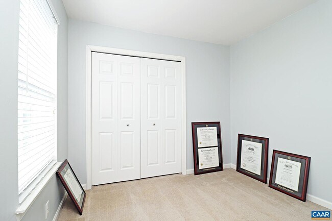 Building Photo - 37 Pine Needle Way