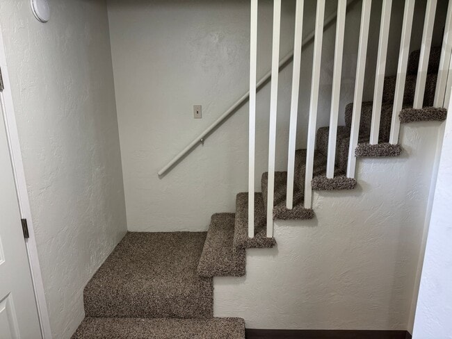 Building Photo - Updated 2 bedroom 1.5 bathroom duplex!  $200.00 MOVE-IN SPECIAL