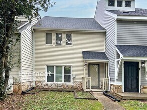 Building Photo - 2-Bedroom Home with Modern Amenities Near ...