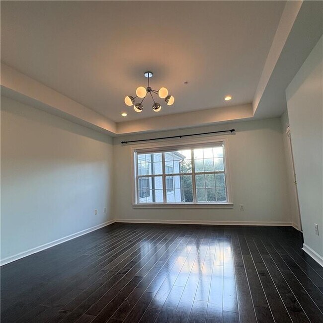 Building Photo - 3275 Lenox Rd NE