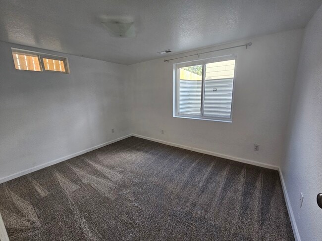 Building Photo - 8080 Knox Ct