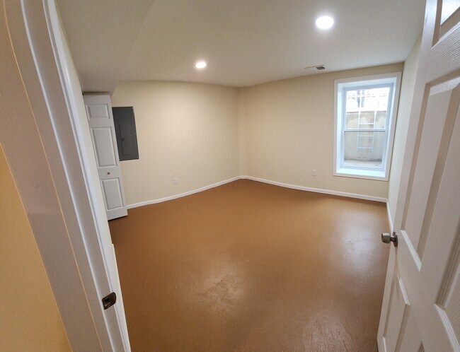 Building Photo - 205 15th St NE