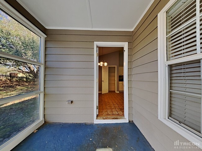 Building Photo - 815 Chatham Park Dr SW