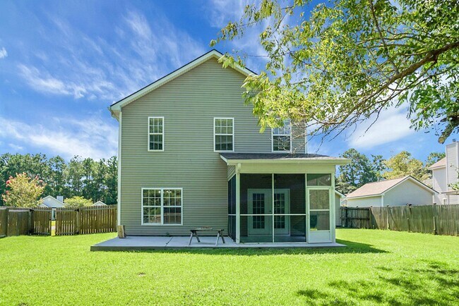 Building Photo - Lovely home in Summerville SC