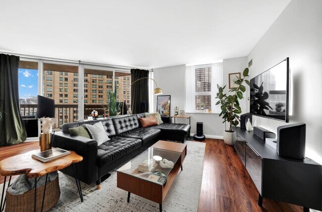 Building Photo - 545 N Dearborn St