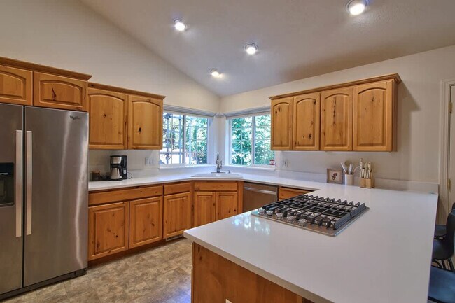 Building Photo - 2372 NW Meadows Dr