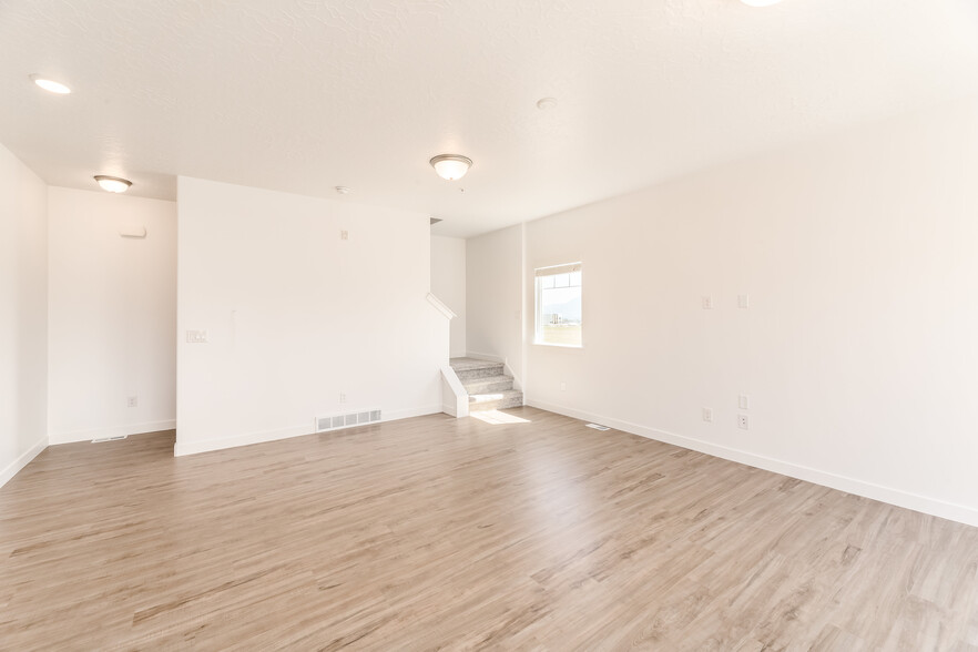 Building Photo - 4198 W Gooseneck Ct