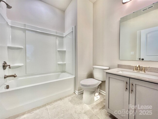 Building Photo - 15022 Camus Ct