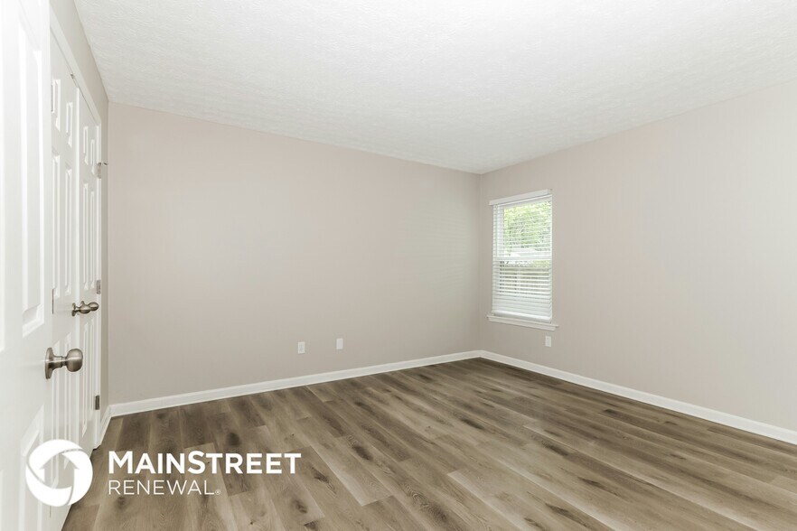 Building Photo - 10418 Pinoak View Dr
