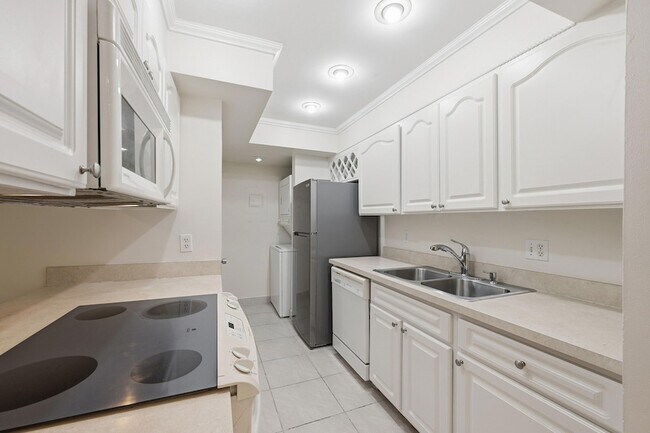 Building Photo - 8811 NW 28th Dr