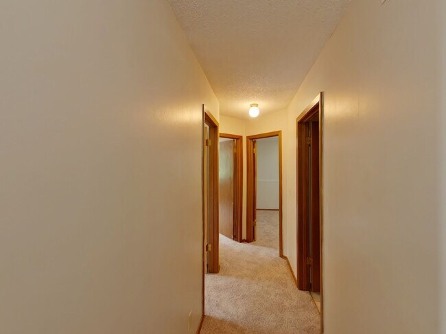 Building Photo - 1730 S Beech Ct