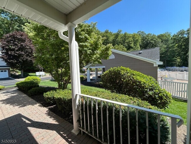 Building Photo - 2501 Vantage Ct