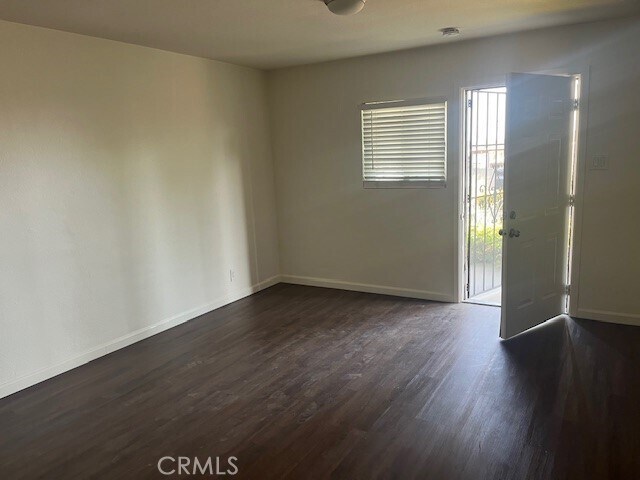 Building Photo - 36947 Melrose Dr