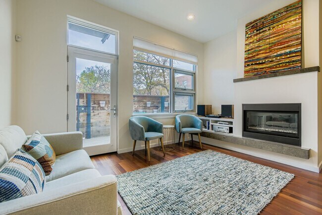 Building Photo - Luxury Pearl Street 1BDR