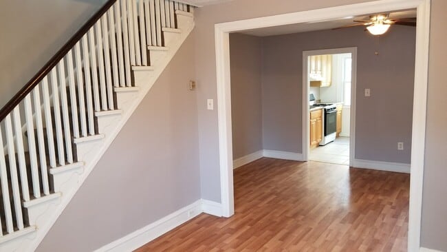 Building Photo - Immaculate Unit - Oak Lane