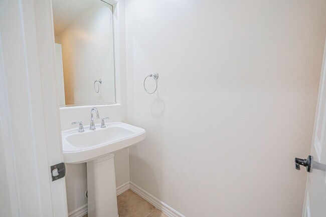 Building Photo - 26149 Shadow Rock Ln