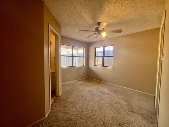 Building Photo - Charming 4 Bedroom in Cooper ISD