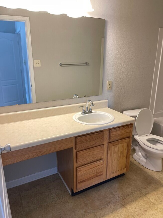 Building Photo - 1605 Matthew Allen Cir