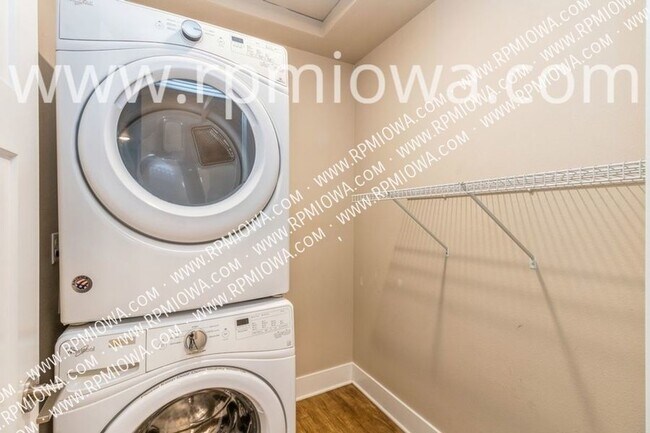 Building Photo - 1104 Cheyenne Dr