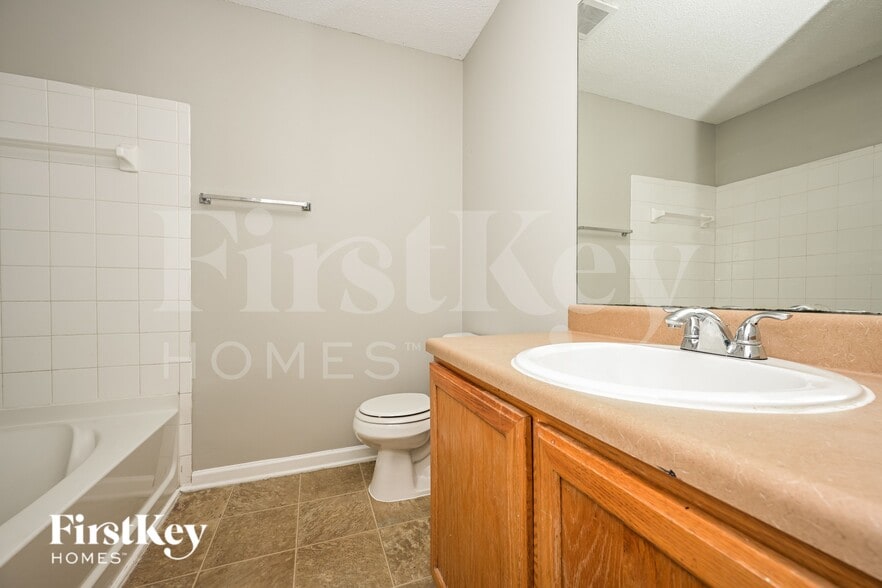 Building Photo - 2355 Brianna Dr