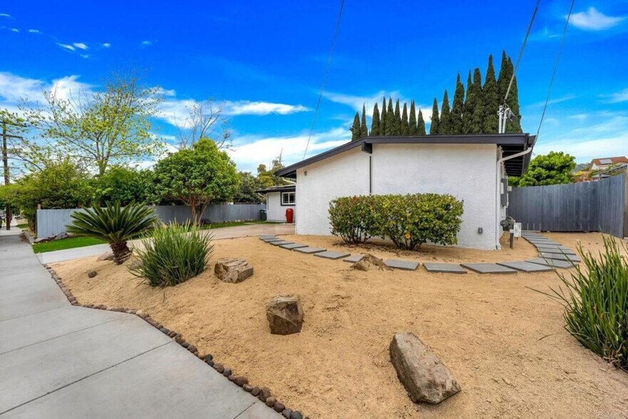 Building Photo - 13824 Powers Rd