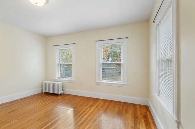 Building Photo - 7 Perham St