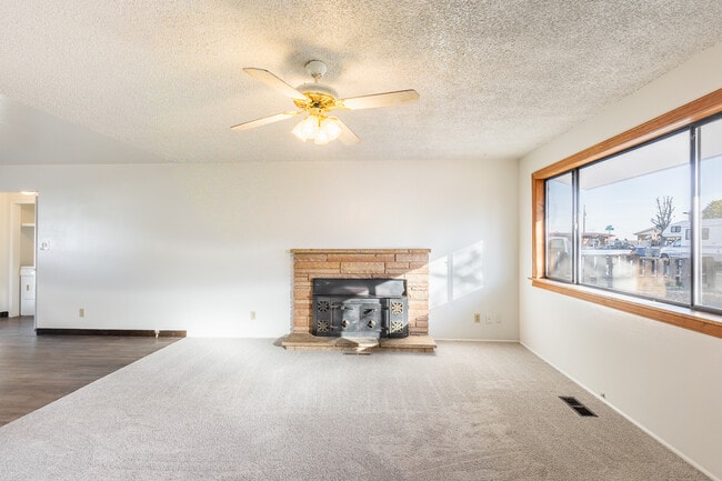 Building Photo - 1609 N Plateau Ave