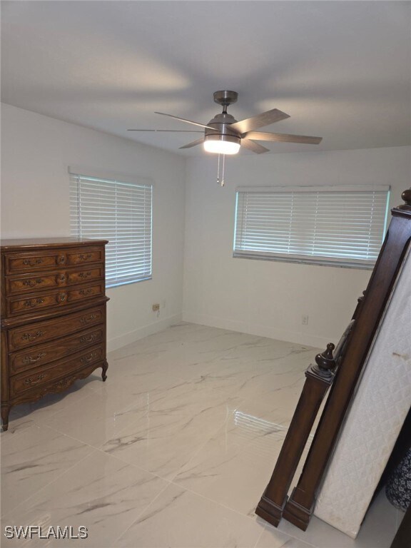 Building Photo - 2505 Lakeview Dr