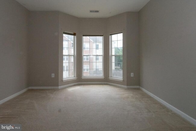 Building Photo - 4139 Fountainside Ln