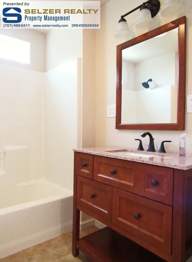 Building Photo - Cozy 2 bedroom home at the base of the west Ukiah foothills!