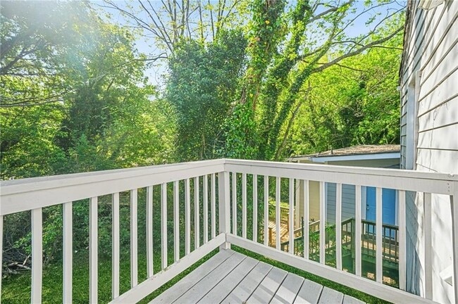 Building Photo - 360 Betsy Ave SW