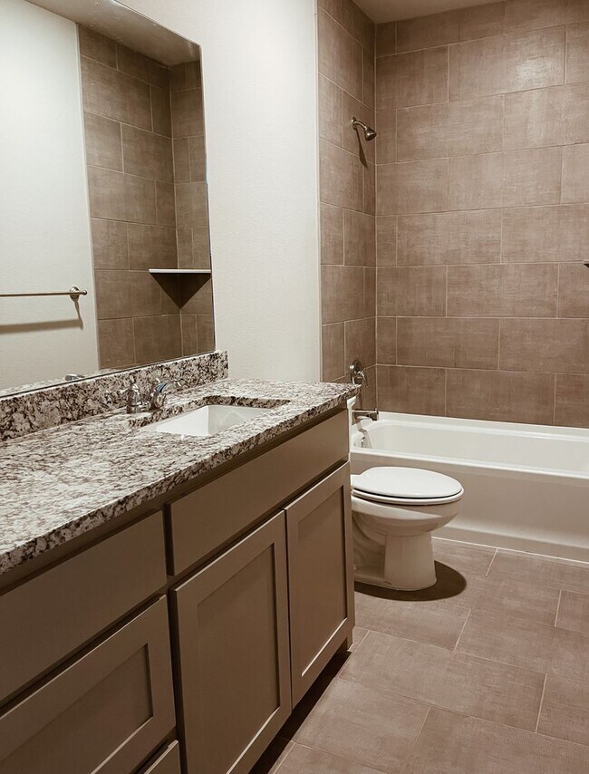Building Photo - 4 bed 2 bath 2 car garage Frenship ISD!