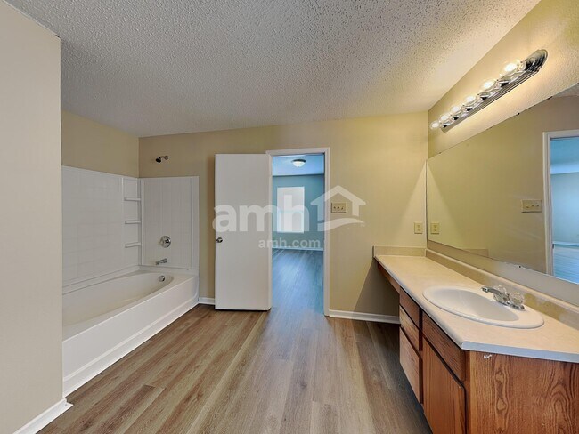 Building Photo - 13314 Loyalty Dr