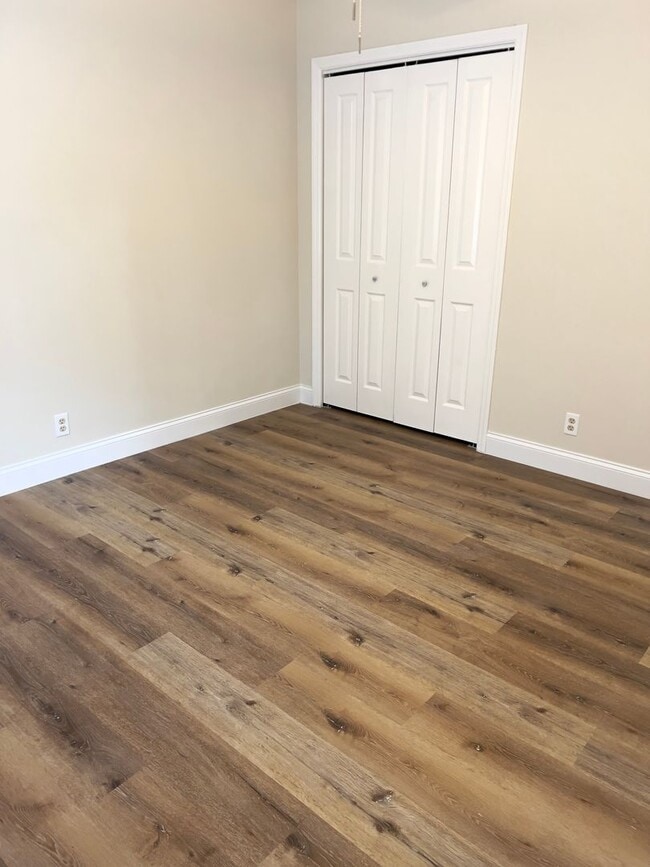 Building Photo - 56 Bell Rd