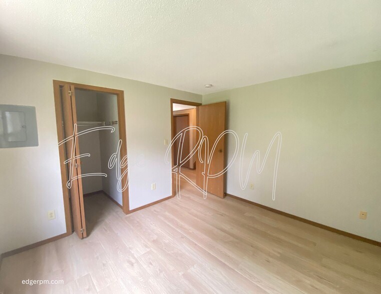 Building Photo - 306 Cedar Crest Dr
