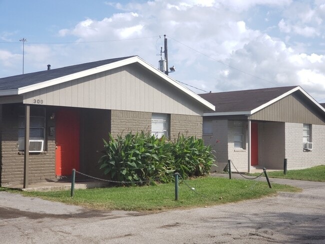 Building Photo - 7812 Tierwester St