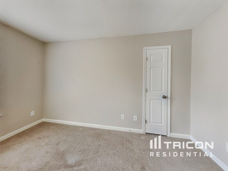 Building Photo - 2403 Glen Meadow Dr
