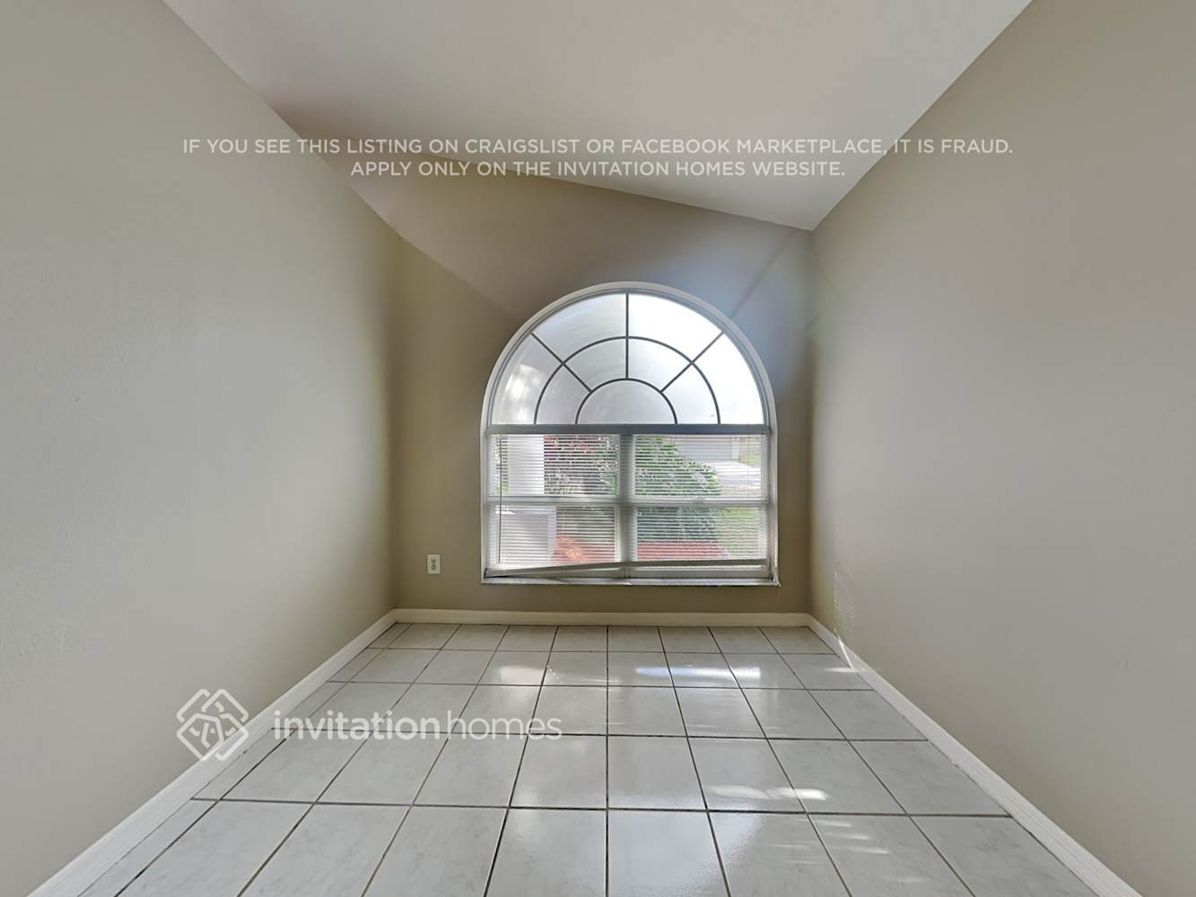 Building Photo - 717 Sand Ridge Dr